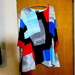 ALFANI top size 2X looks great on